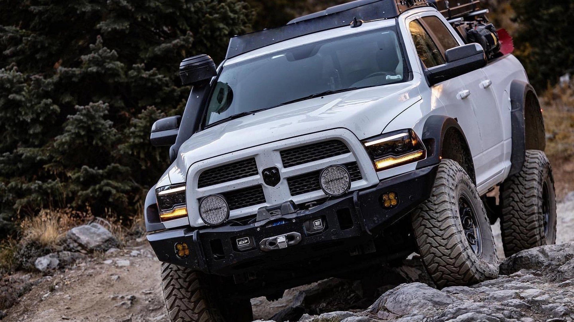 Genesis E-Mark Edition LED Driving Light